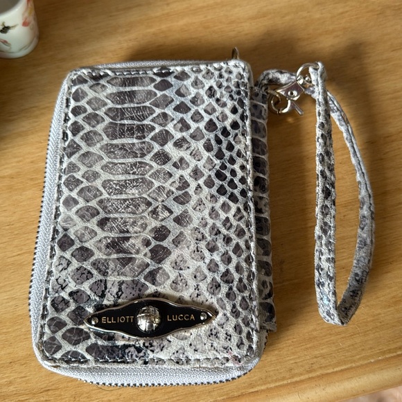 Elliott Luca Wallet/wristlet - Picture 1 of 6